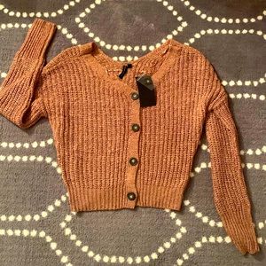 TAGS!!! Never worn Moon&Madison v-neck sweater with buttons